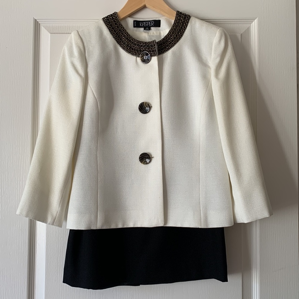 Kasper Blazer Skirt Set Size 4P. EUC
